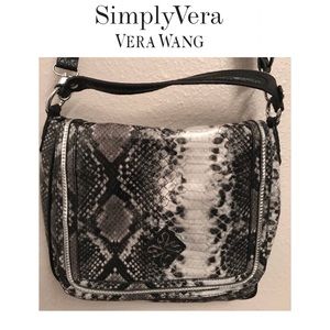 🔥Hot Deal! 👜Simply Vera Wang Crossbody